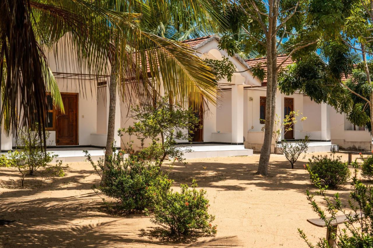 Hotel Surf & Yoga Arugam Bay Esterno foto