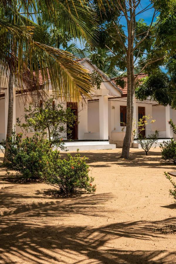 Hotel Surf & Yoga Arugam Bay Esterno foto