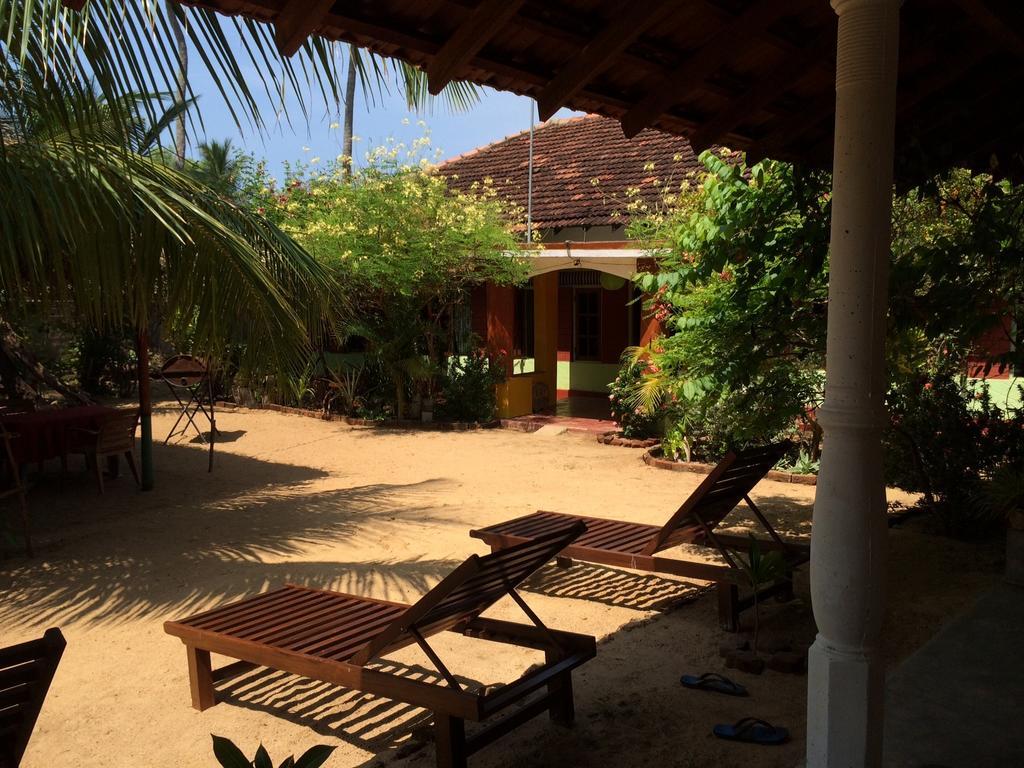 Hotel Surf & Yoga Arugam Bay Esterno foto