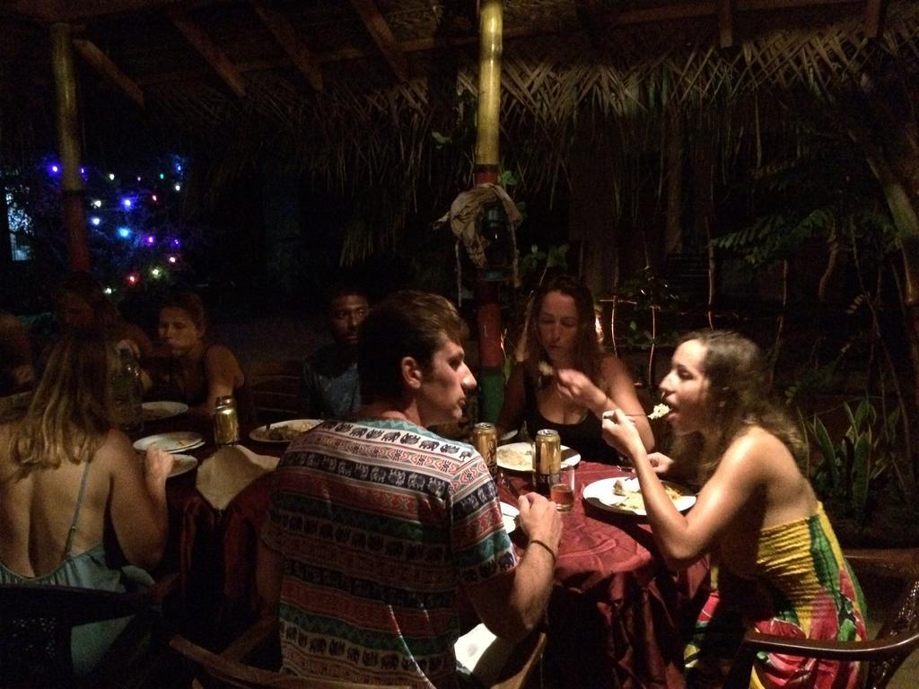 Hotel Surf & Yoga Arugam Bay Esterno foto