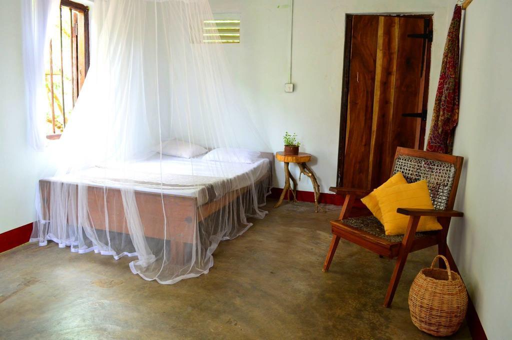 Hotel Surf & Yoga Arugam Bay Esterno foto