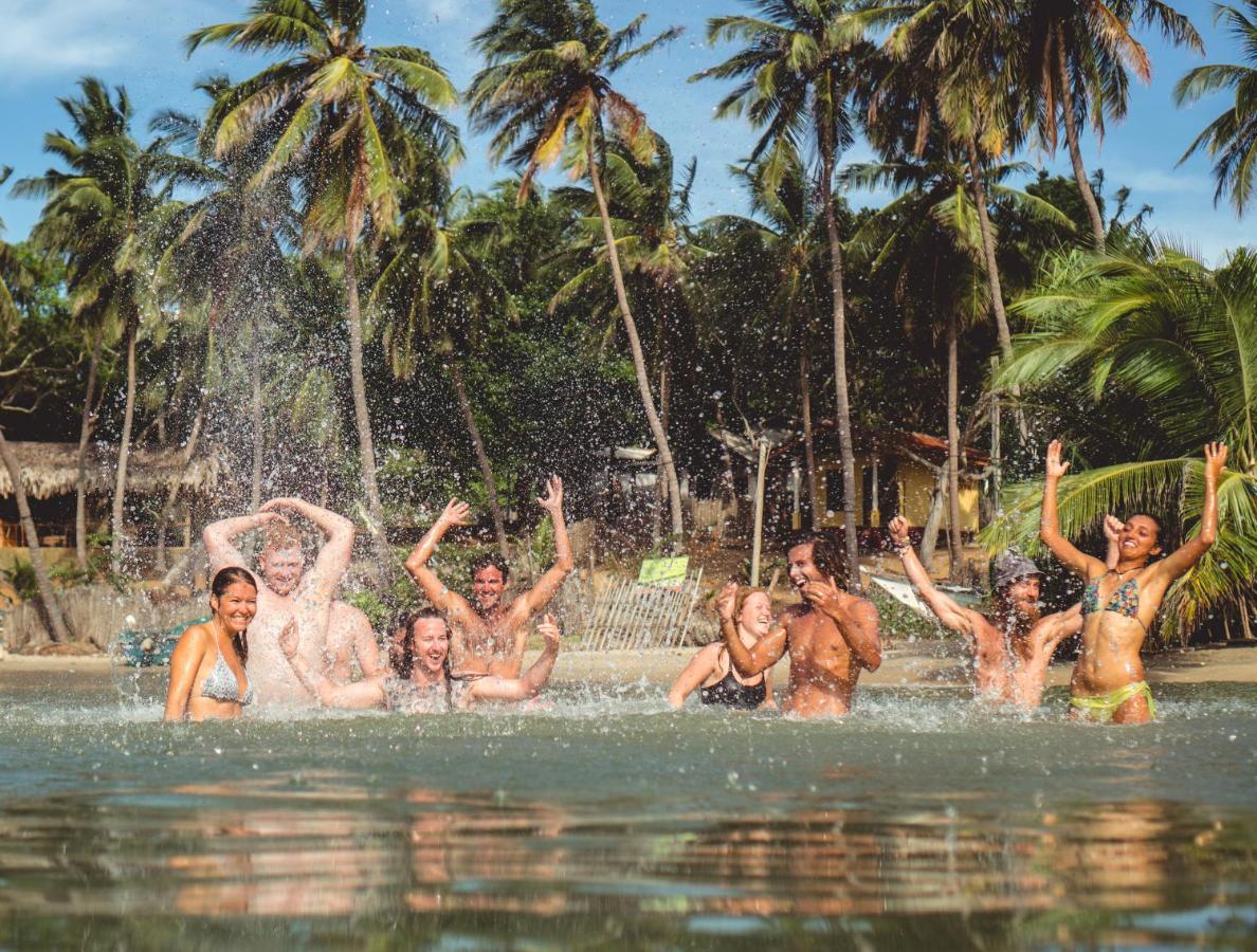 Hotel Surf & Yoga Arugam Bay Esterno foto